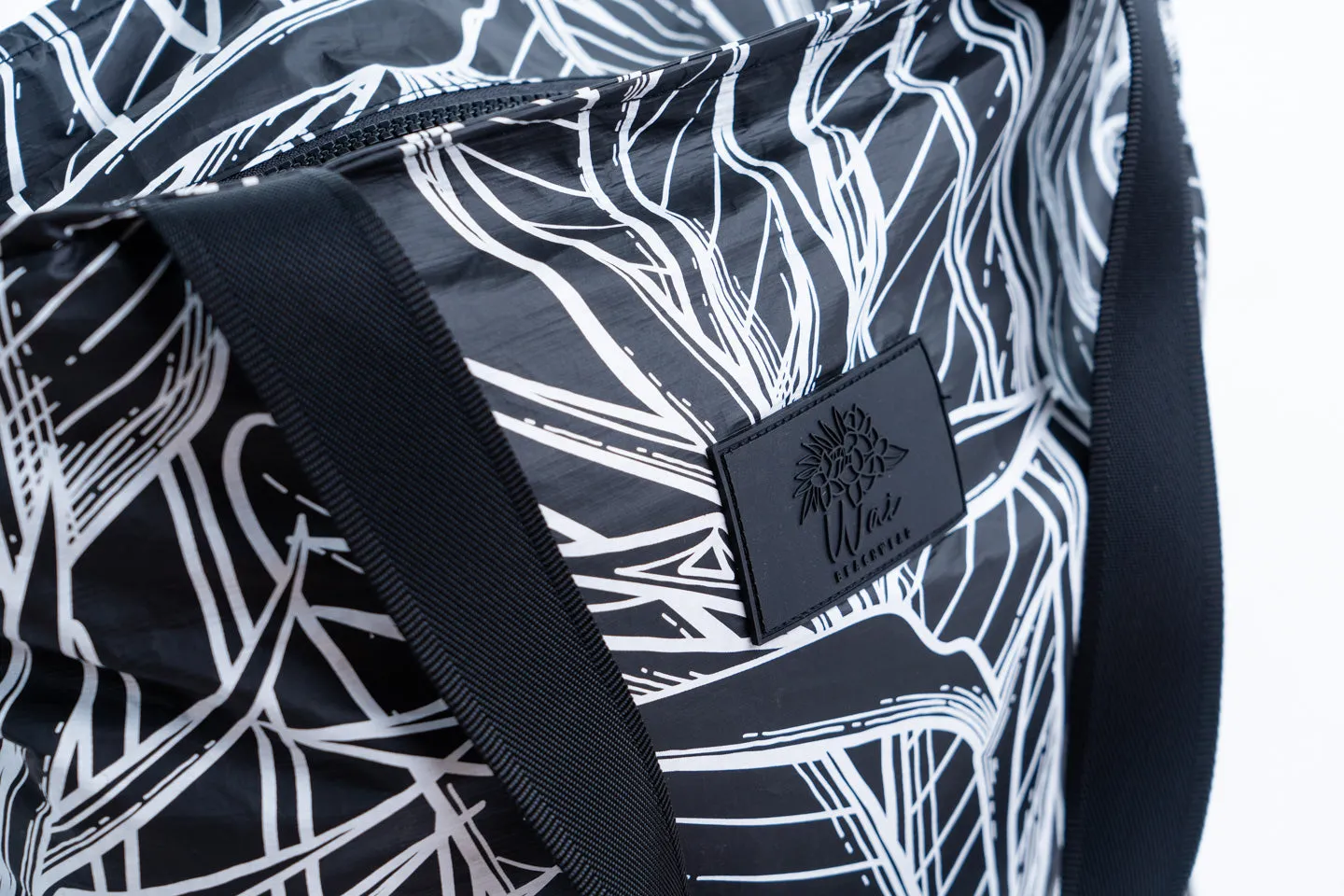 Black Strelitzia - Tote