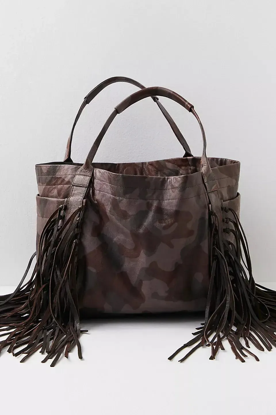 Camuffare fringe tote