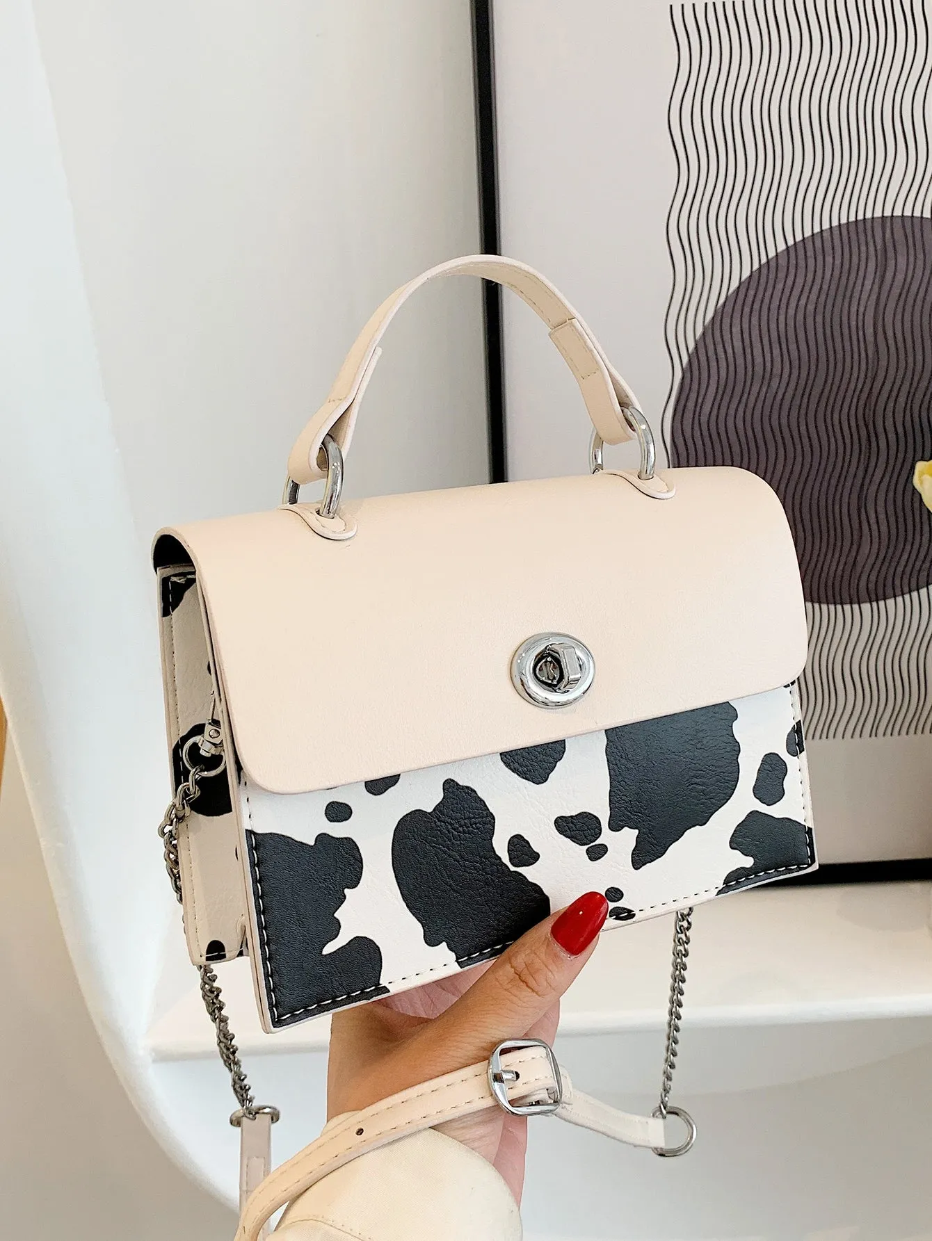 Cow Pattern Twist Lock Chain Bag