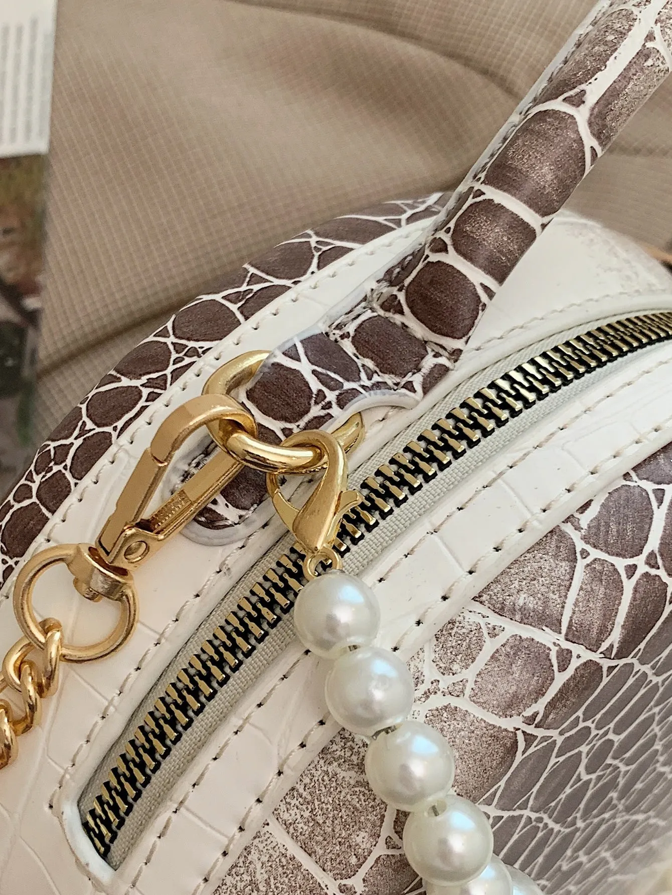 Faux Pearl Beaded Chain Circle Bag