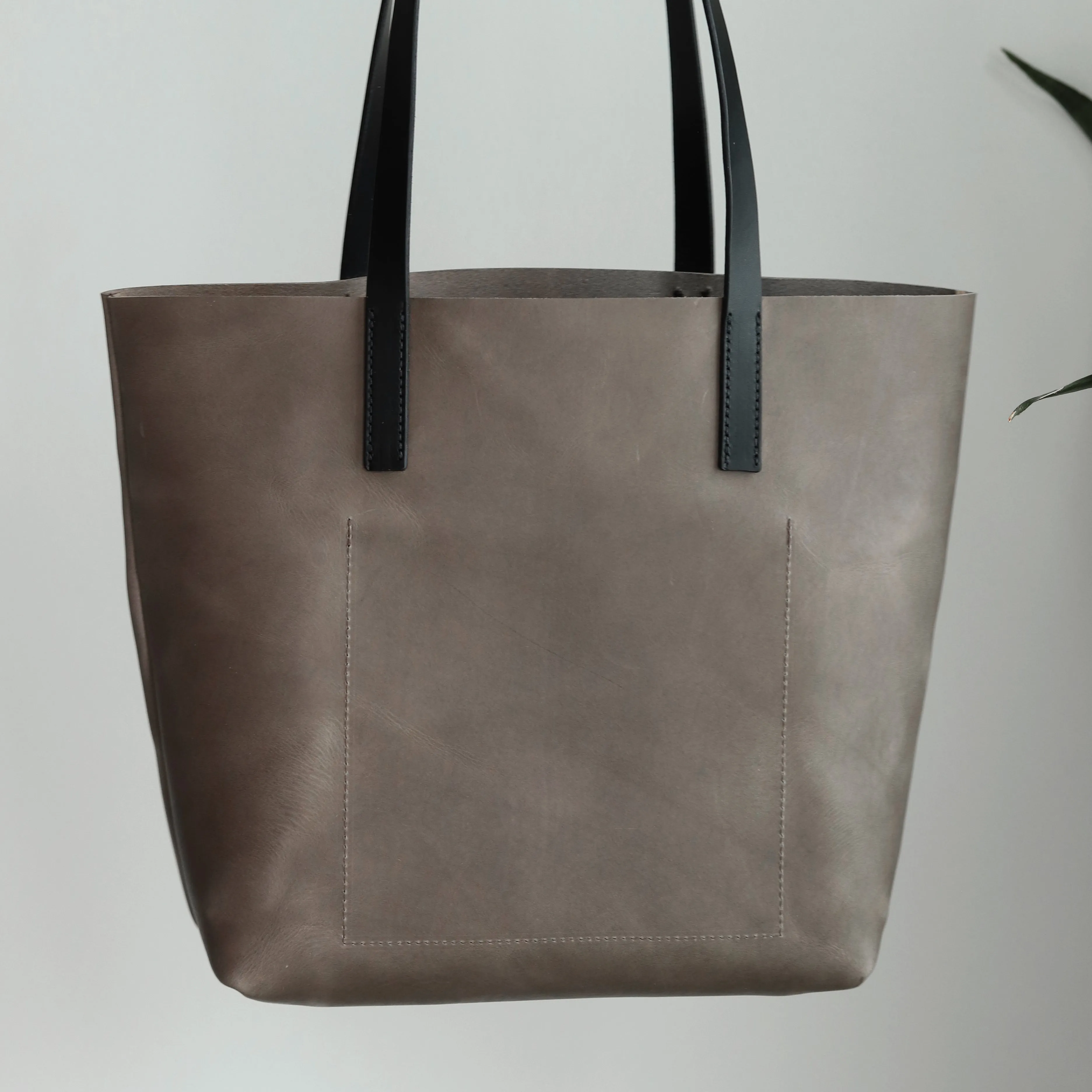 Minimalist Leather Tote - Gray with Black Straps