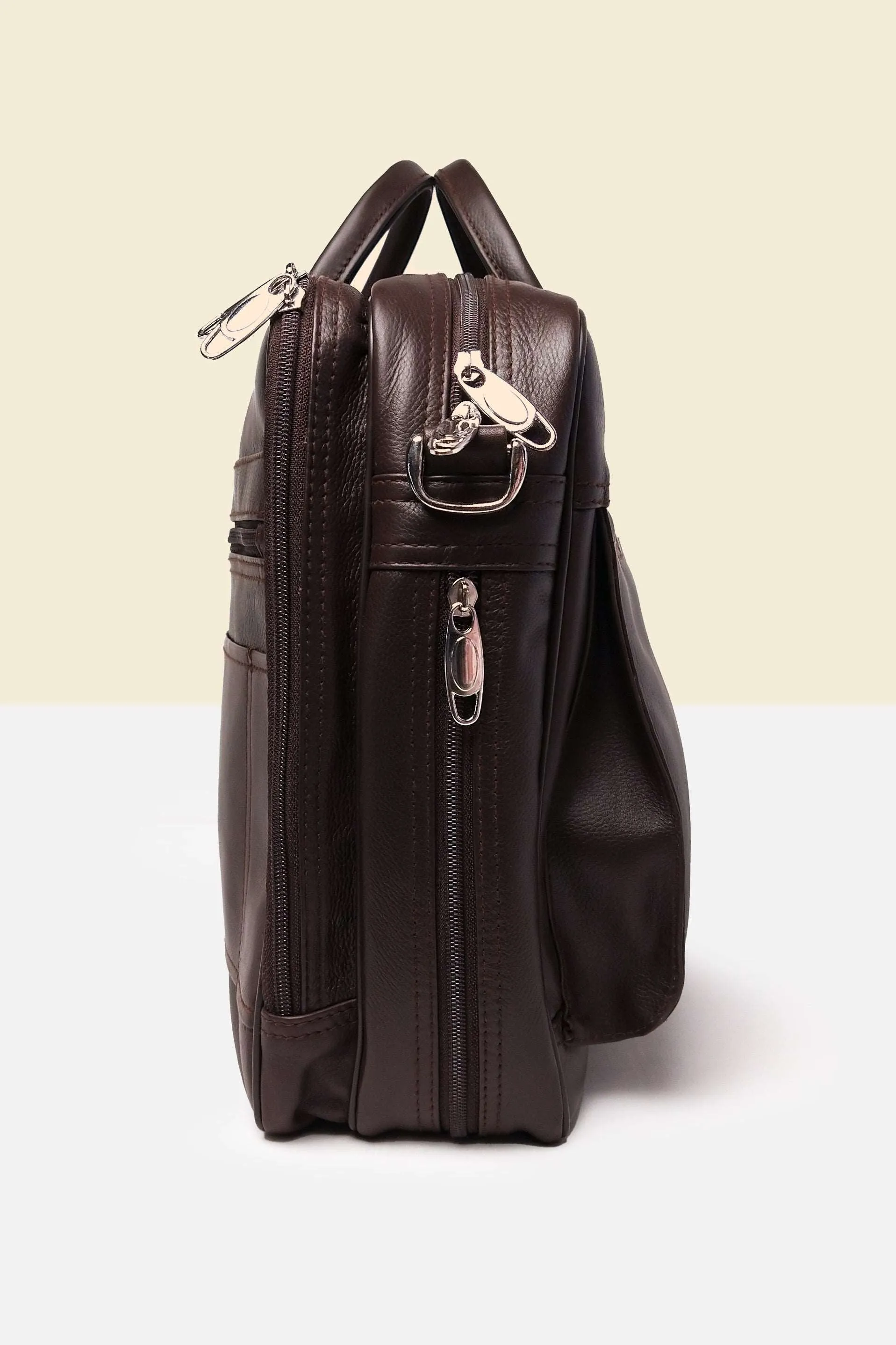 TP The Extendable Travel laptop Bag // Brown