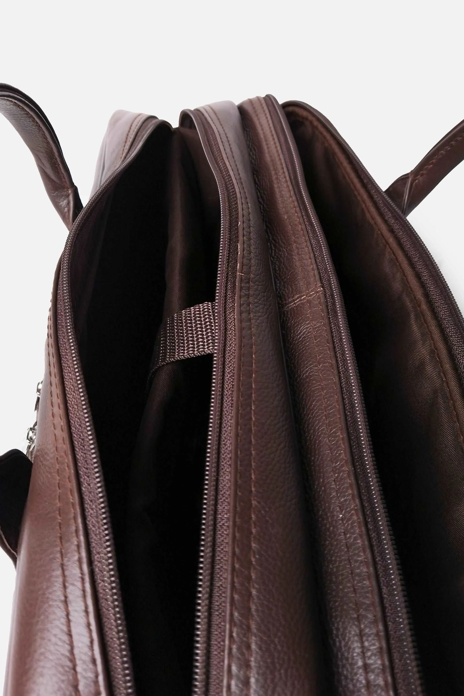 TP The Extendable Travel laptop Bag // Brown